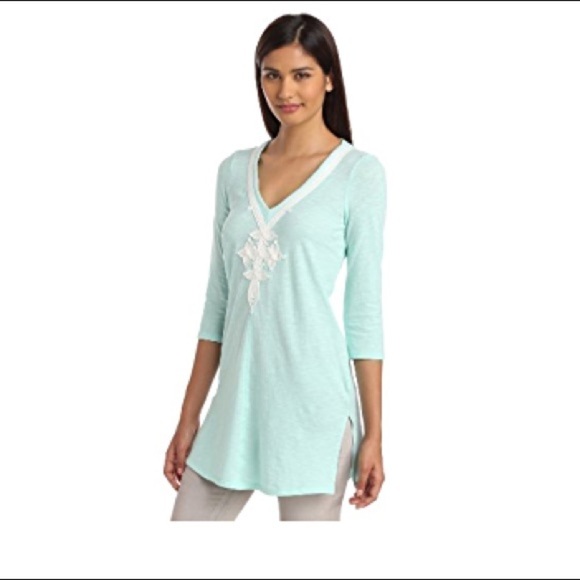 𝅺LILLY Pulitzer Thea Tunic Top size XS Pool Blue - Picture 1 of 8